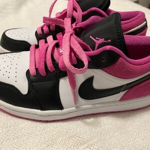 Nike Air Jordan 1 Black Active Fuchsia Low Sneakers